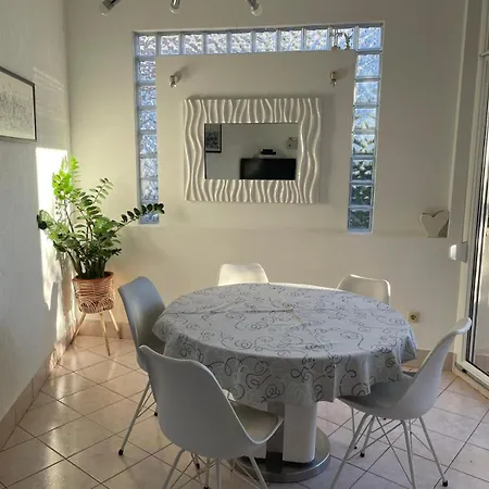 3425-13 For 5 Pers In 아파트