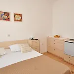 Apartamento 3425-13 For 5 Pers In *