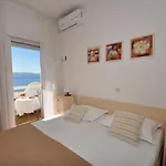 3425-13 For 5 Pers In Apartamento Duće