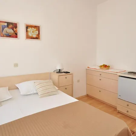 Apartman 3425-13 For 5 Pers In *